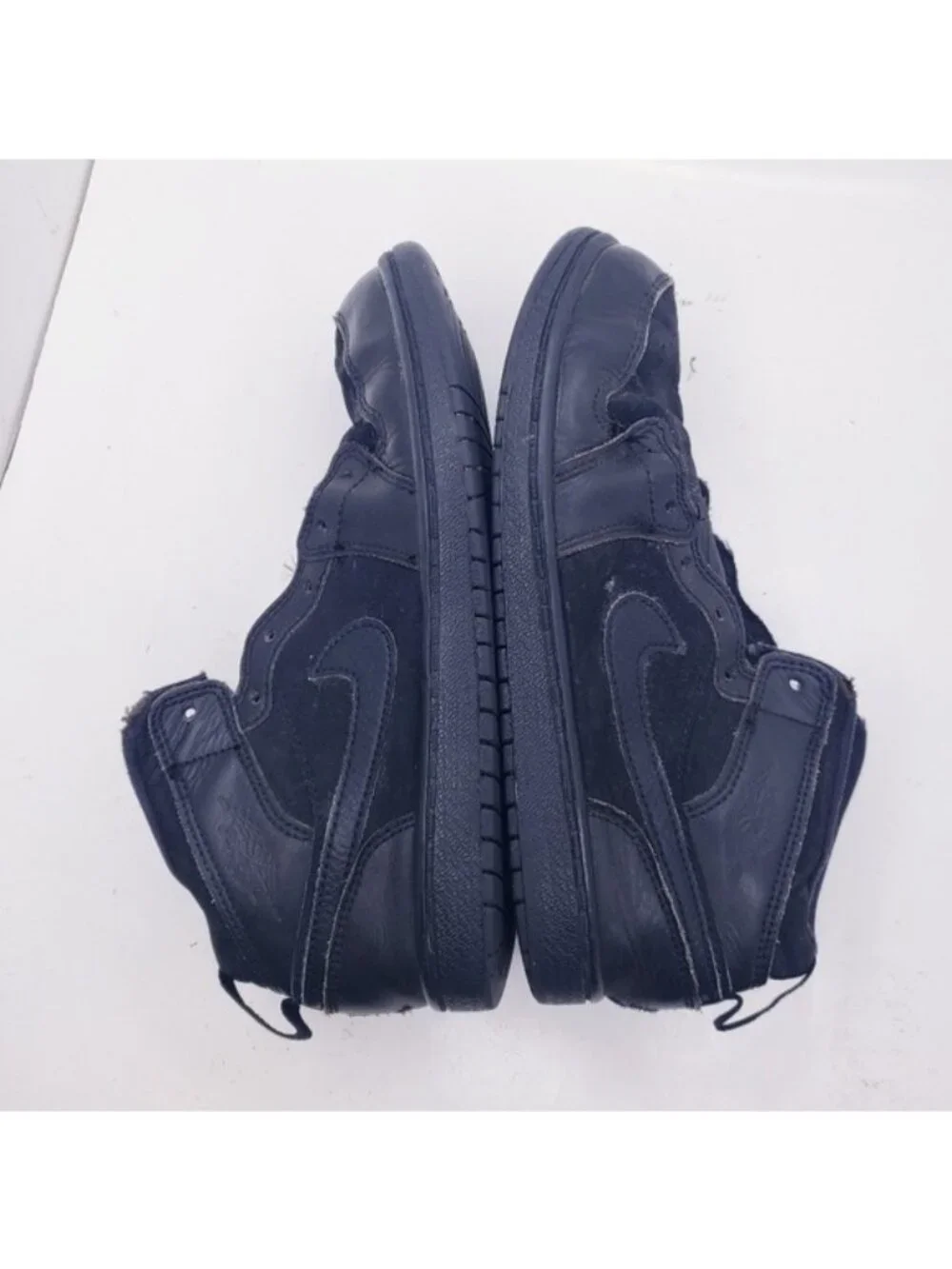 Nike Air Jordan 1 Mid Triple Black Suede & Leather Sneakers Boys Youth Size 2.5